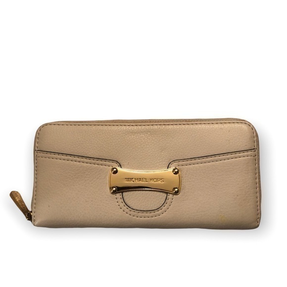 Michael kors creamy white zipper clutch wallet - Picture 1 of 15